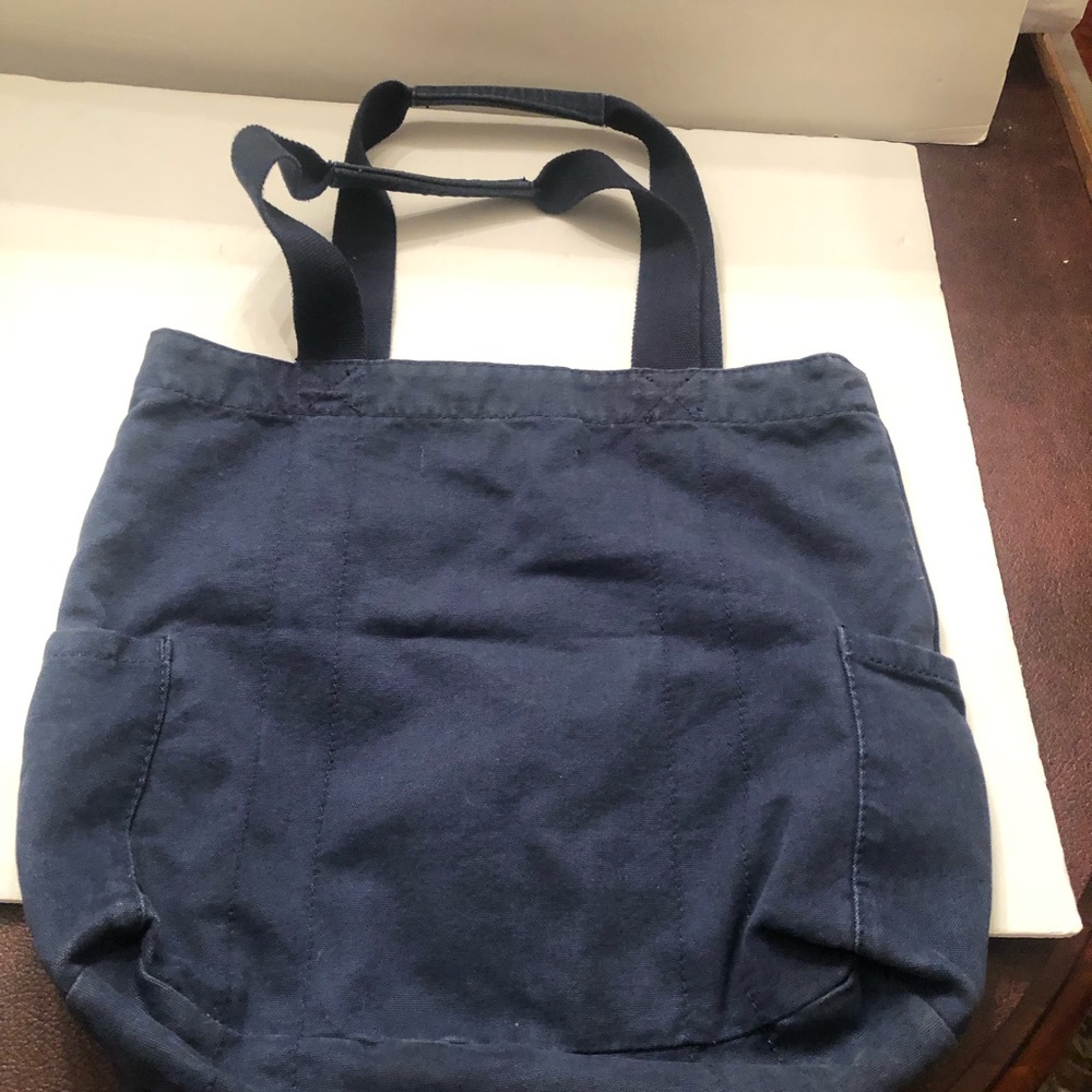 Tote - Picture 4 of 8